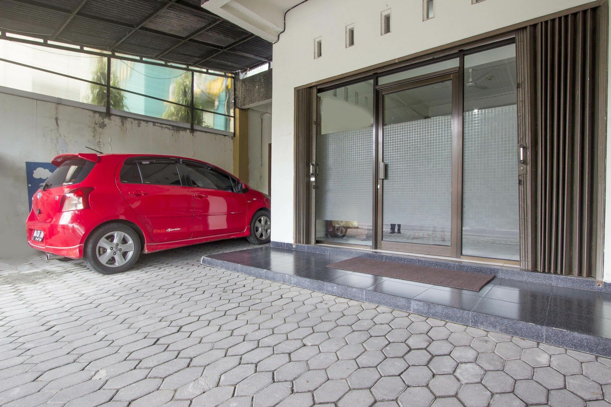 Отель Reddoorz @ Rejowinangun Kota Gede Baturetno Экстерьер фото